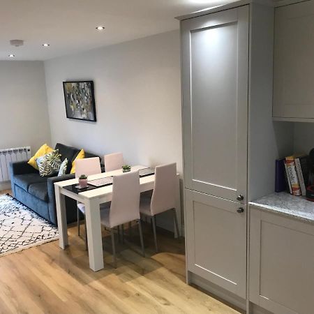 Heart Of Henley 1 & 2 Bedroom Apartments Exterior photo