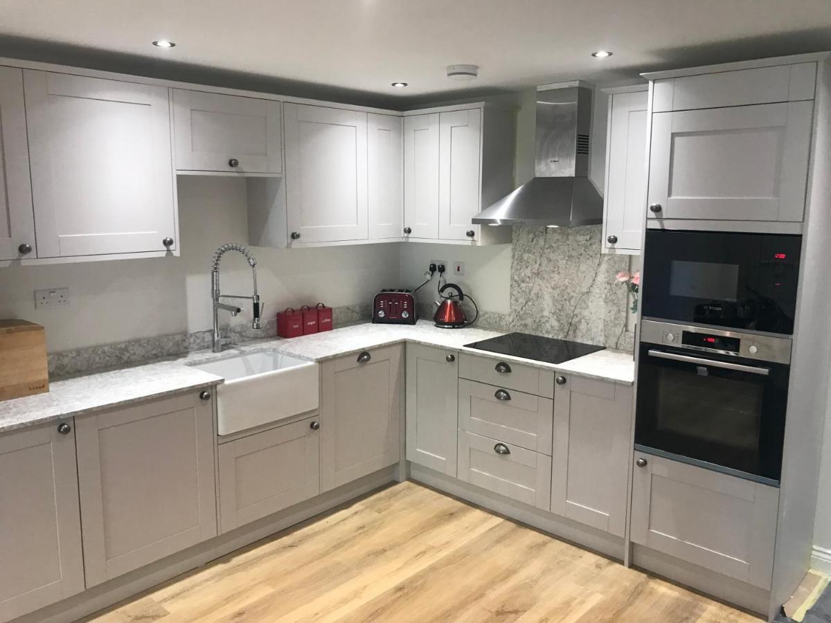 Heart Of Henley 1 & 2 Bedroom Apartments Exterior photo