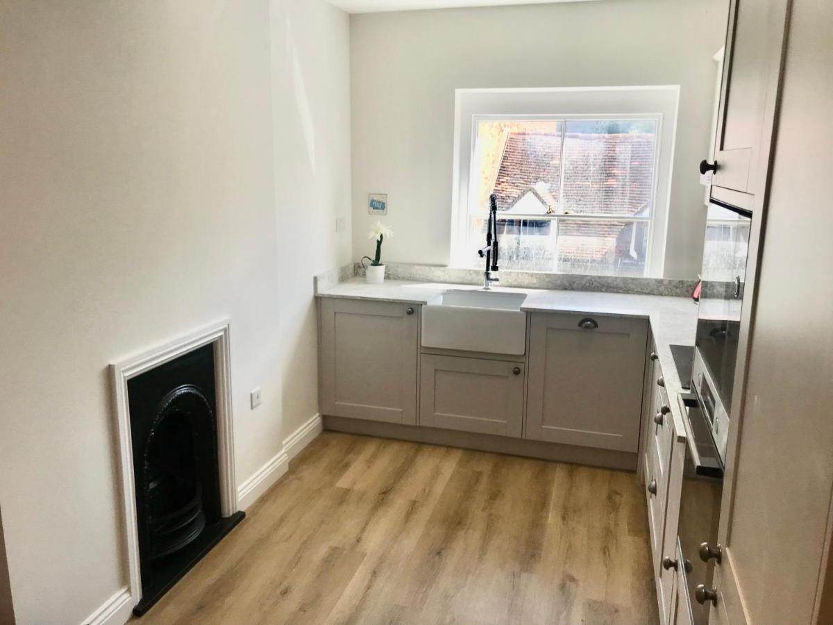 Heart Of Henley 1 & 2 Bedroom Apartments Exterior photo