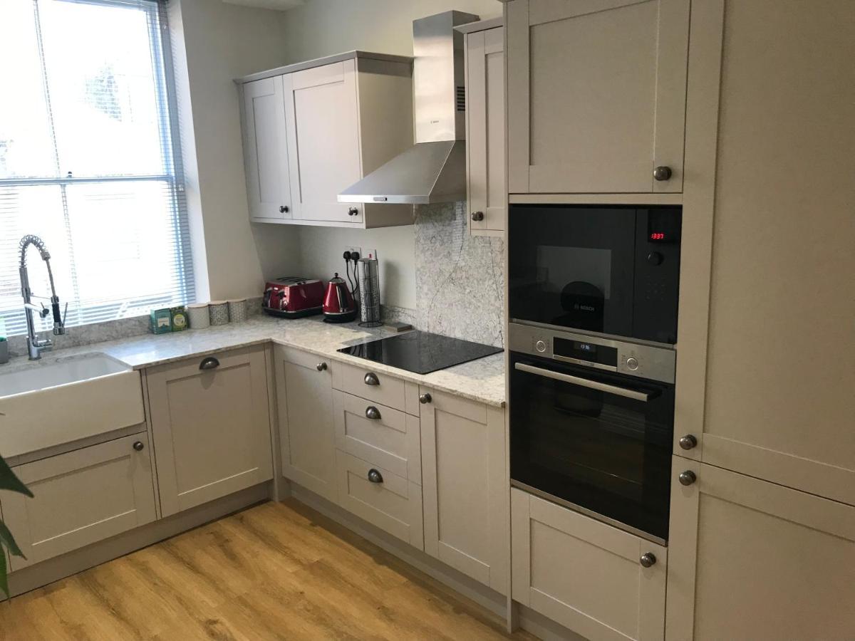 Heart Of Henley 1 & 2 Bedroom Apartments Exterior photo