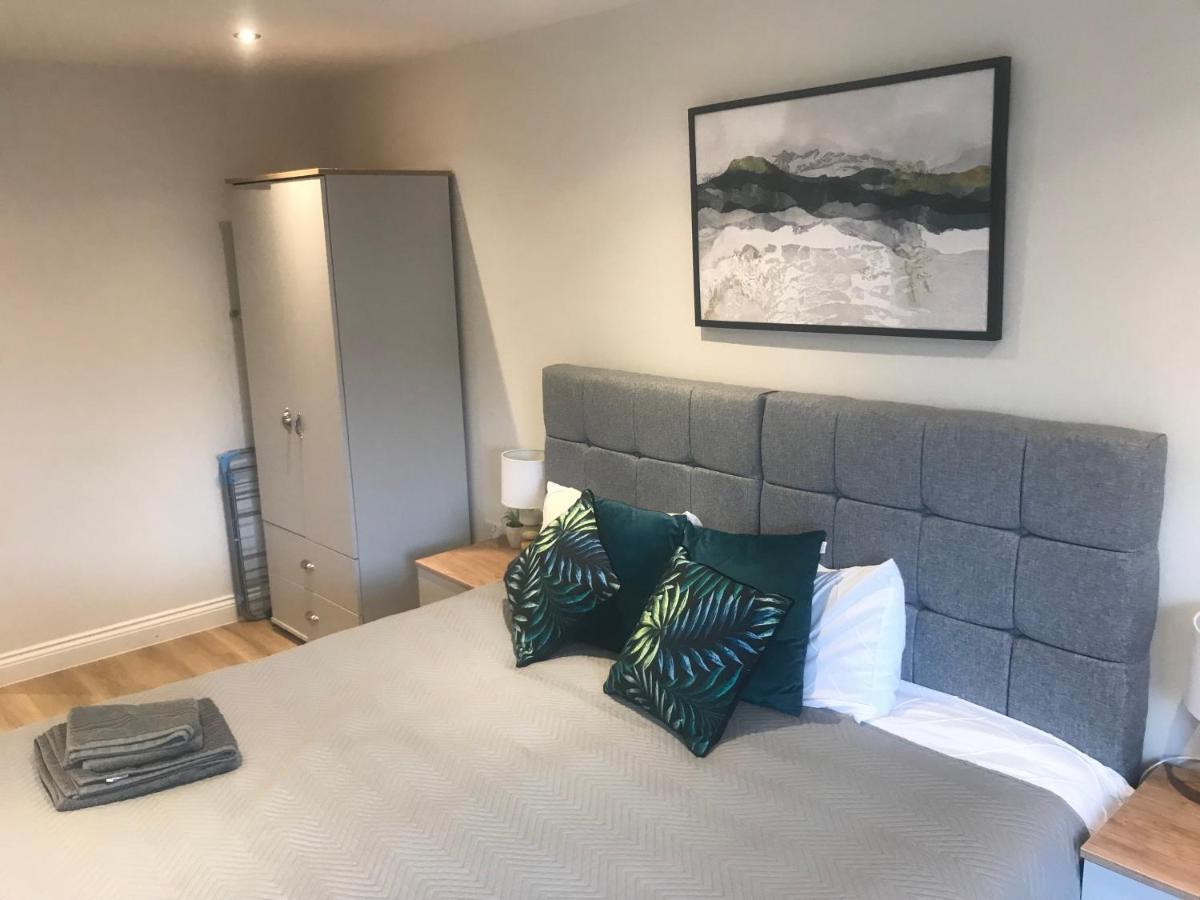 Heart Of Henley 1 & 2 Bedroom Apartments Exterior photo